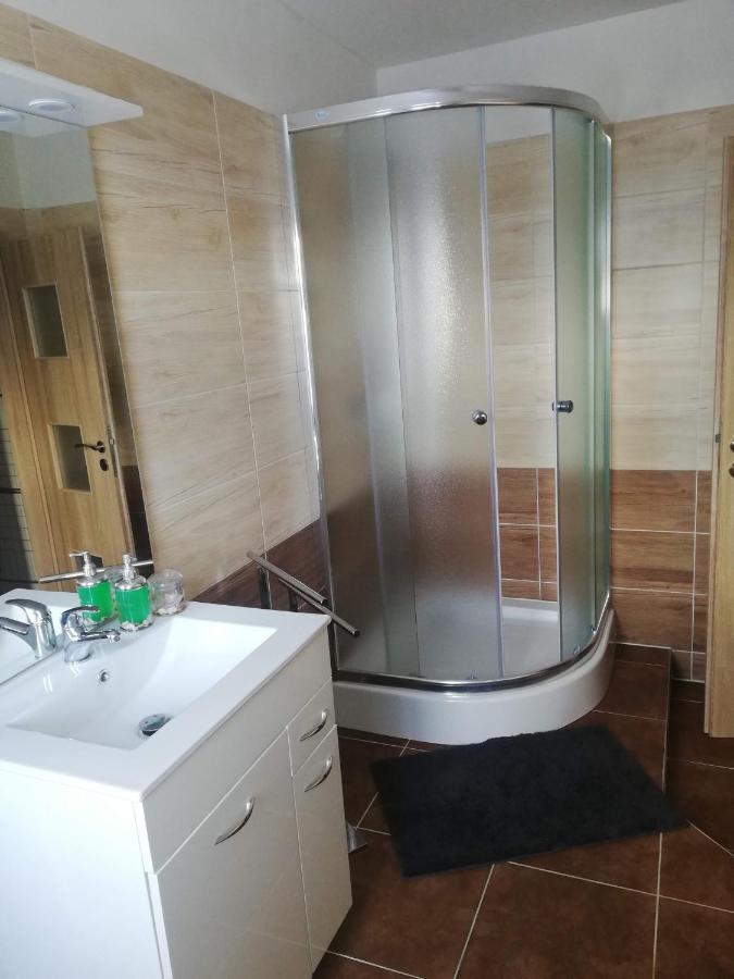 Apartman Petra Kovářská Eksteriør billede